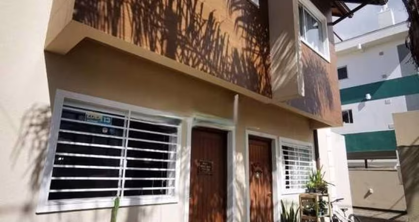 Casa de 2 dormitórios à venda no Ribeirão da Ilha
