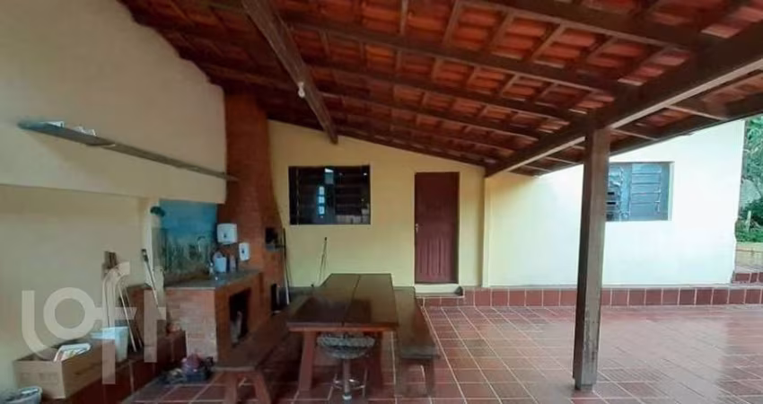 Casa à venda em Estreito com 300 m², 5 quartos, 1