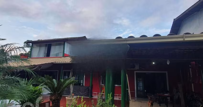 Casa à venda em Porto da Lagoa com 100 m², 3 quart