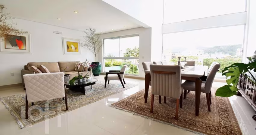 Casa à venda em Córrego Grande com 284 m², 4 quart