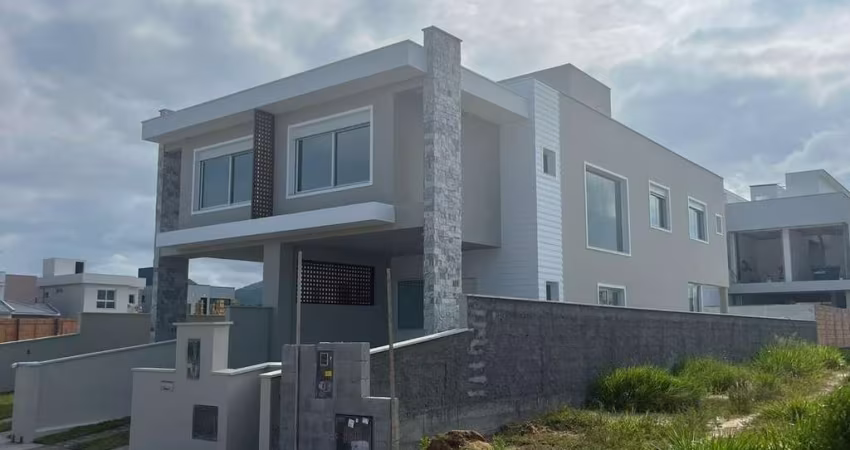 Casa de 3 dormitórios à venda no Campeche