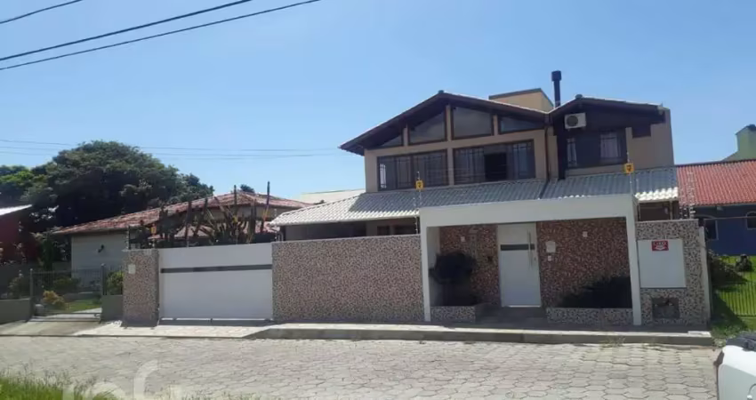 Casa à venda em Campeche Sul com 356 m², 5 quartos