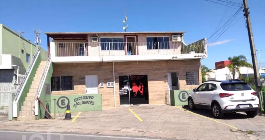 Casa à venda em Tapera da Base com 253 m², 6 quart