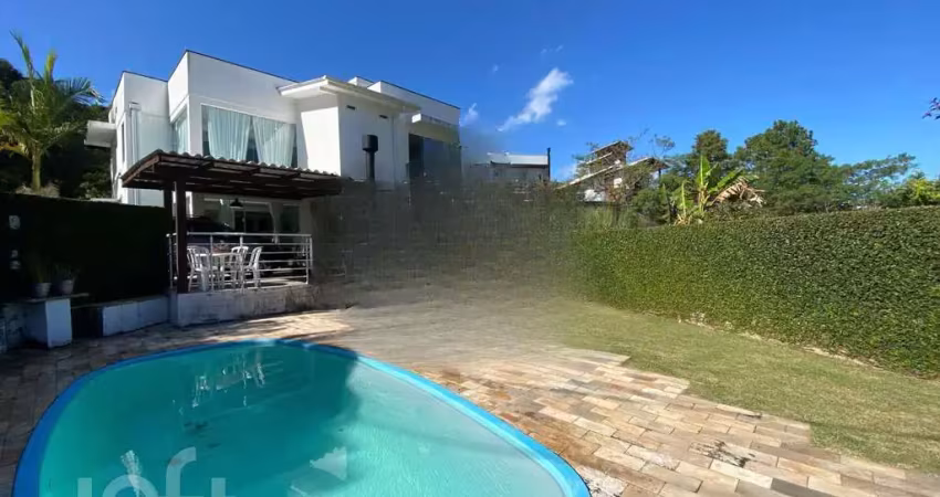 Casa à venda em Campeche Central com 678 m², 4 qua