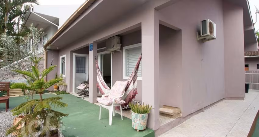 Casa à venda em Barra da Lagoa com 120 m², 3 quart