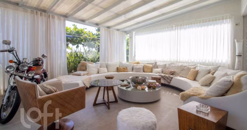 Casa à venda em Jurere Oeste com 450 m², 3 quartos