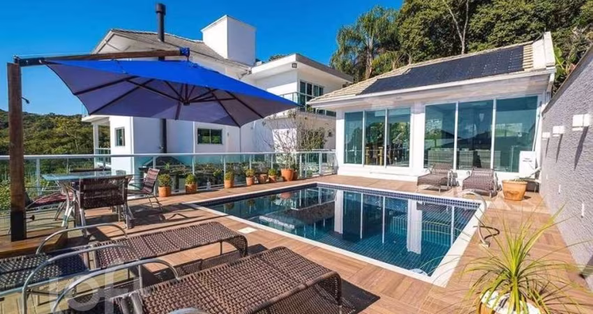 Casa à venda em Pantanal com 510 m², 4 quartos, 2