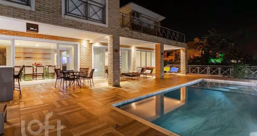 Casa à venda em Jurere Oeste com 630 m², 6 quartos