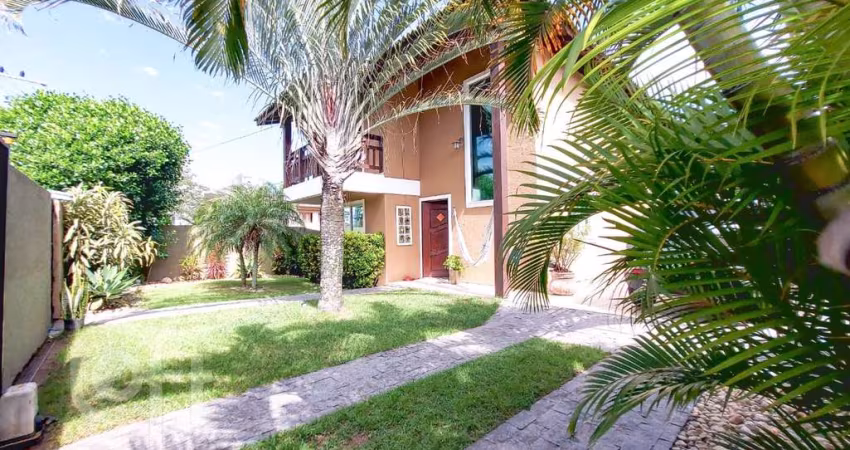 Casa à venda em Rio tavares central com 230 m², 3