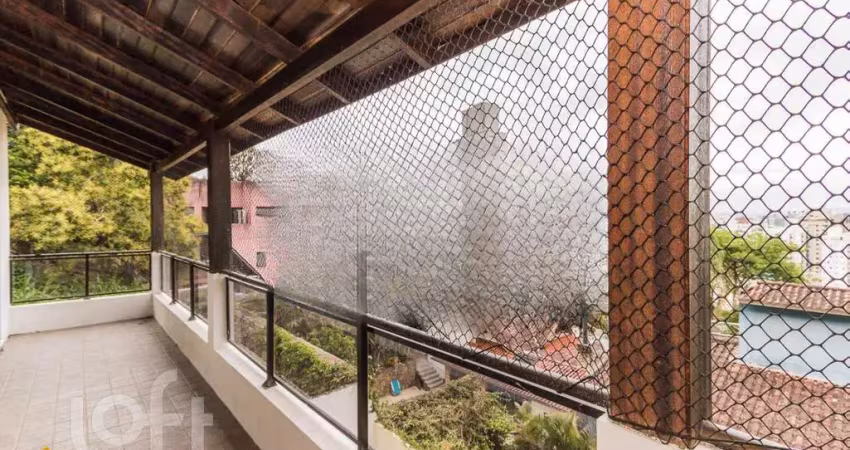 Casa à venda em Centro com 360 m², 5 quartos, 1 su