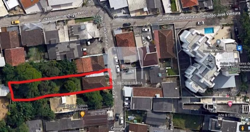 Terreno à venda próximo à UFSC na Trindade