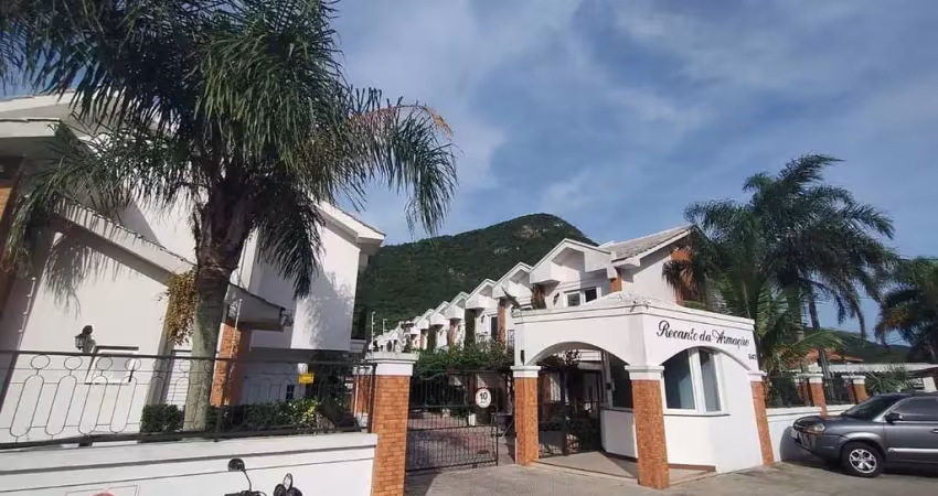 Casa de 2 dormitórios em condomínio na Armação