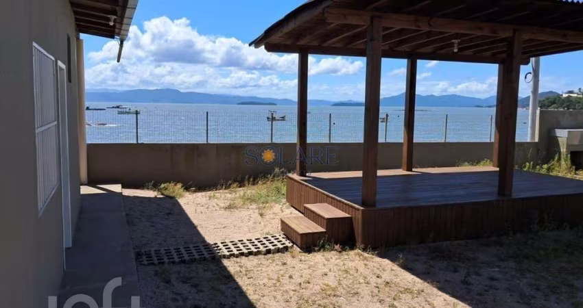 Casa à venda em Cacupé com 60 m², 2 quartos, 1 vag