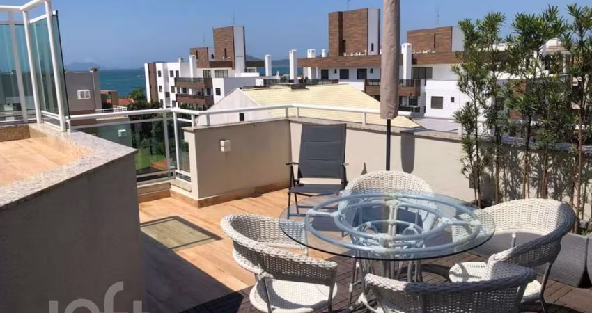 Apartamento à venda em Canasvieiras com 164 m², 3
