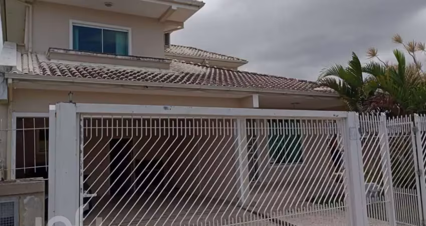 Casa com 4 quartos à venda na Rua Ipê Rosa, 601, Carianos, Florianópolis