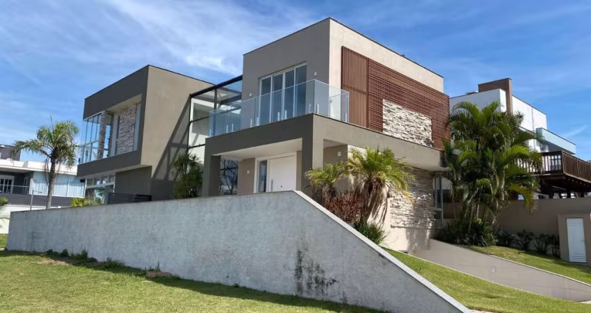 Casa em condomínio fechado no Morro das Pedras