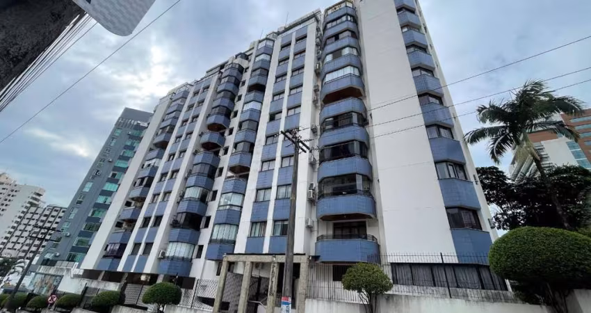Apartamento mobiliado com 3 dormitórios no Centro