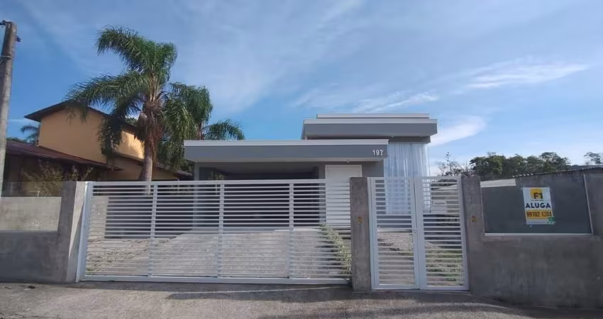 Casa com 3 dormitórios sendo 2 suítes no Campeche