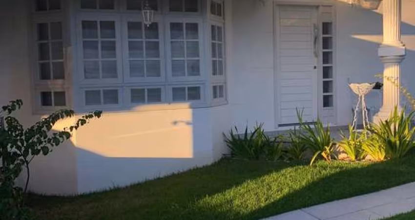Casa de 4 suítes à venda no Centro