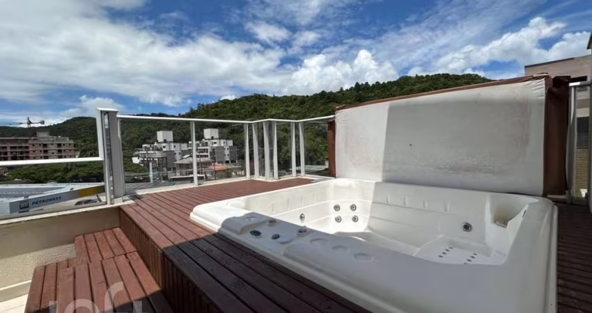 Apartamento à venda em Vargem Pequena com 134 m²,
