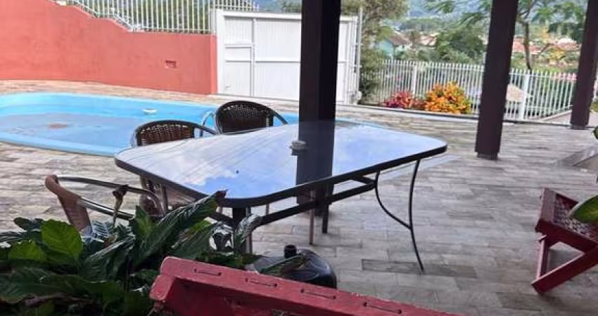 Casa de 3 dormitórios à venda na Barra da Lagoa