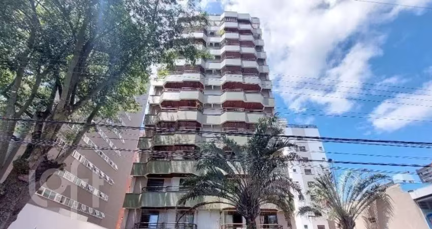 Apartamento à venda em Centro com 131 m², 3 quarto