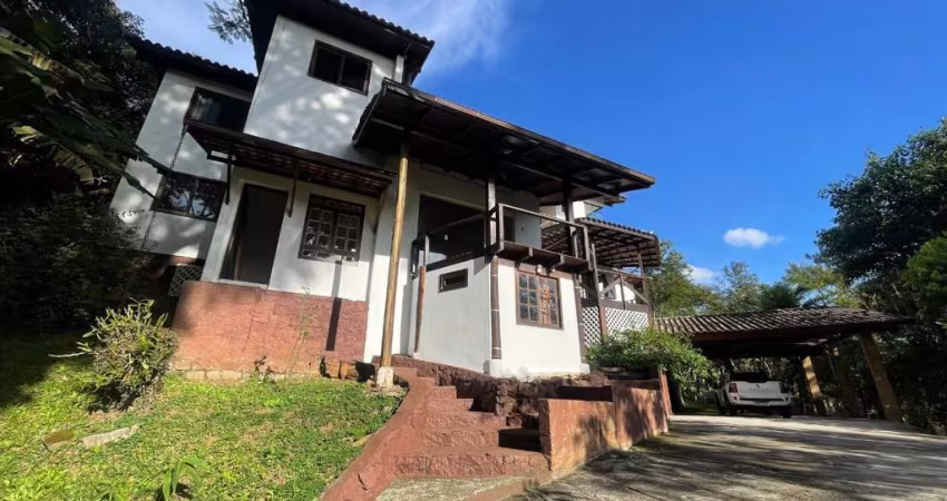 Casa de 5 dormitórios para locação Córrego Grande