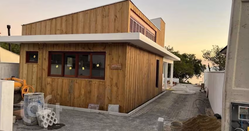 Casa à venda em Ribeirão da Ilha com 90 m², 1 quar