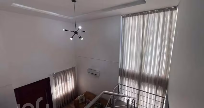 Casa à venda em Alto Ribeirão Leste com 183 m², 4