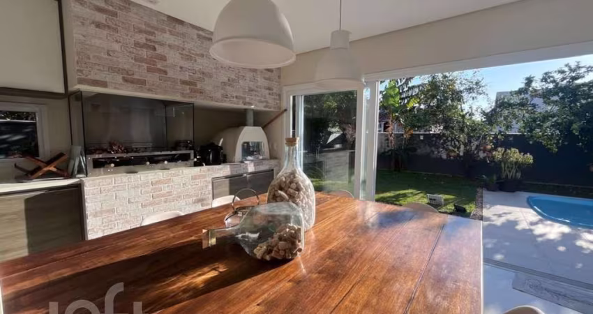 Casa à venda em Rio tavares central com 303 m², 3