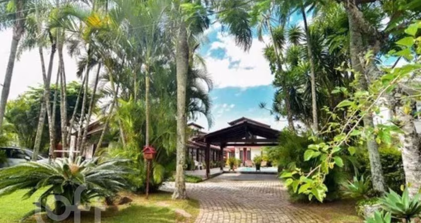 Casa à venda em Jurere Oeste com 450 m², 7 quartos