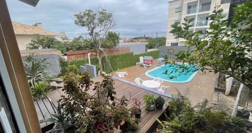 Casa com 3 quartos à venda na Rua Adélia Schröeder Pontes, 730, Serraria, São José