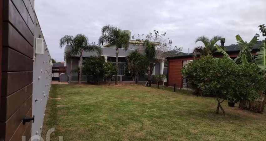Casa em condomínio fechado com 2 quartos à venda na Rua Moinho Rio Vermelho, 264, São João do Rio Vermelho, Florianópolis