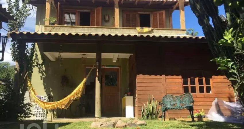 Casa com 2 quartos à venda na Servidão Amantino Cameu, 881, Rio Tavares, Florianópolis