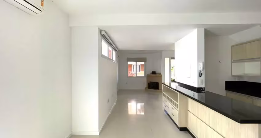 Casa em condomínio fechado com 3 quartos para alugar na Rua Grumixama, 215, Campeche, Florianópolis