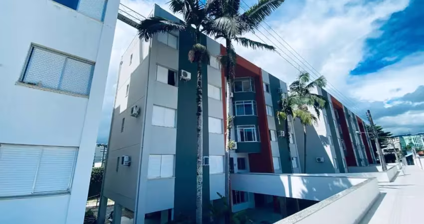 Apartamento com 3 quartos para alugar na Avenida Madre Benvenuta, 411, Trindade, Florianópolis