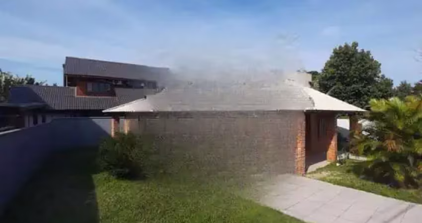 Casa com 3 quartos à venda na Servidão Olindina Maria Lopes, 828, Campeche, Florianópolis