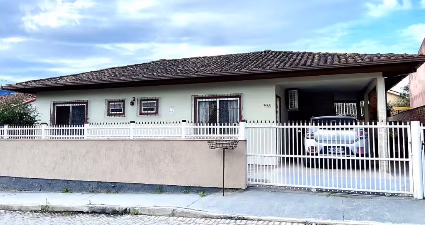 Casa com 3 quartos à venda na Servidão Emília Custódia Vieira, 109, Rio Tavares, Florianópolis