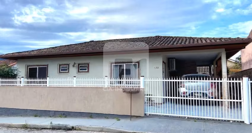 Casa com 3 quartos à venda na Servidão Emília Custódia Vieira, 109, Rio Tavares, Florianópolis