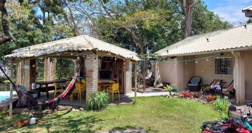 Casa com 3 quartos à venda na Avenida das Palmeiras, 1124, Daniela, Florianópolis