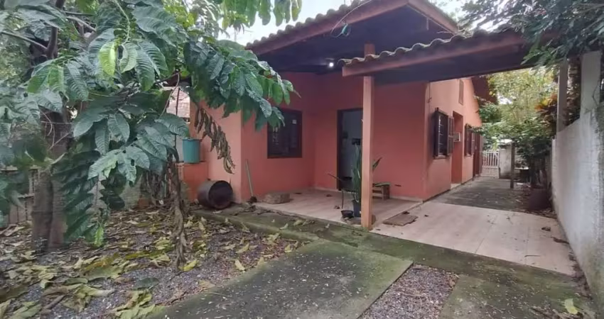 Casa com 2 quartos para alugar na Rua Reverendo Gelson dos Santos Castro, 623, Rio Tavares, Florianópolis