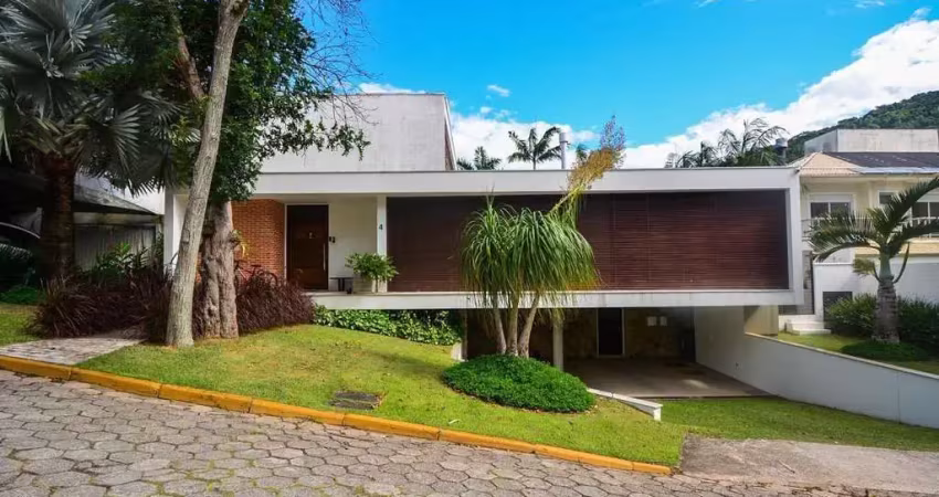 Casa em condomínio fechado com 4 quartos para alugar na Rodovia Doutor Antônio Luiz Moura Gonzaga, 383, Rio Tavares, Florianópolis