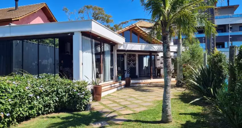 Casa com 4 quartos à venda na Avenida Campeche, 3657, Campeche, Florianópolis
