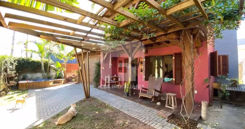 Casa com 2 quartos à venda na Servidão Hipólito Bernardino das Chagas, 500, Rio Tavares, Florianópolis