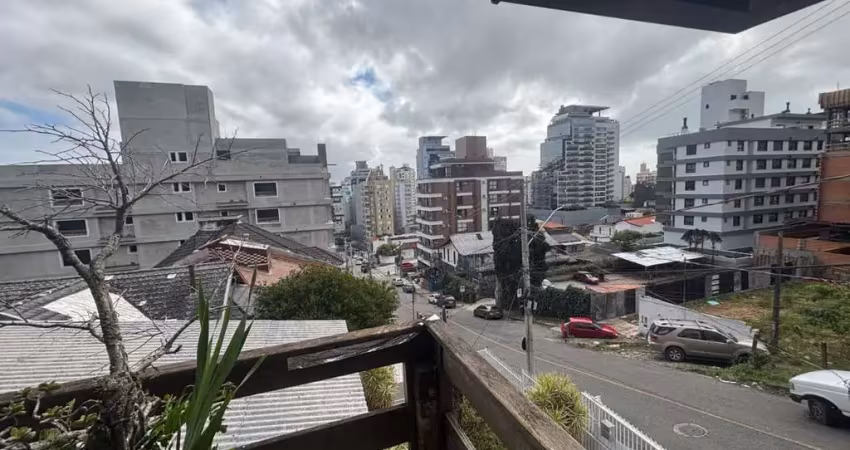 Casa com 3 quartos à venda na Rua Irmão Joaquim, 204, Centro, Florianópolis