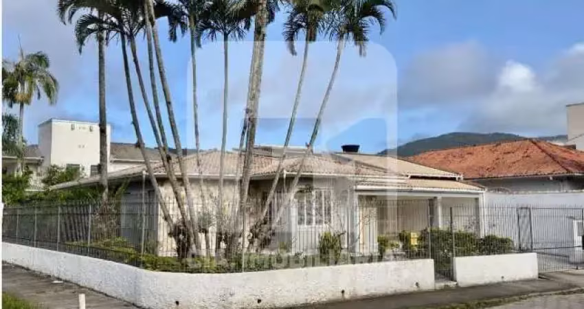 Casa com 4 quartos para alugar na Rua Acadêmico Reinaldo Consoni, 602, Santa Mônica, Florianópolis