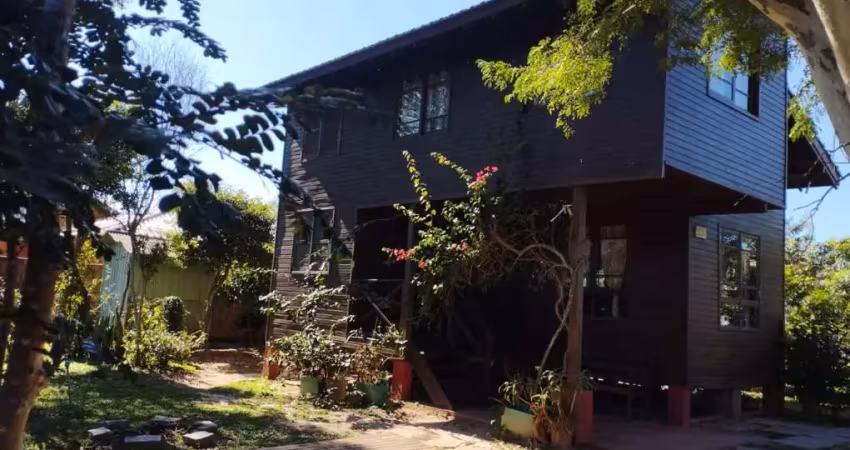 Casa com 2 quartos para alugar na Maria Ana Das Chagas, 173, Rio Tavares, Florianópolis