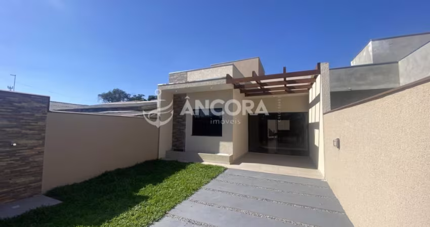 Casa com 03 quartos, com amplo espaço de terreno nos fundos no centro de Itapoá