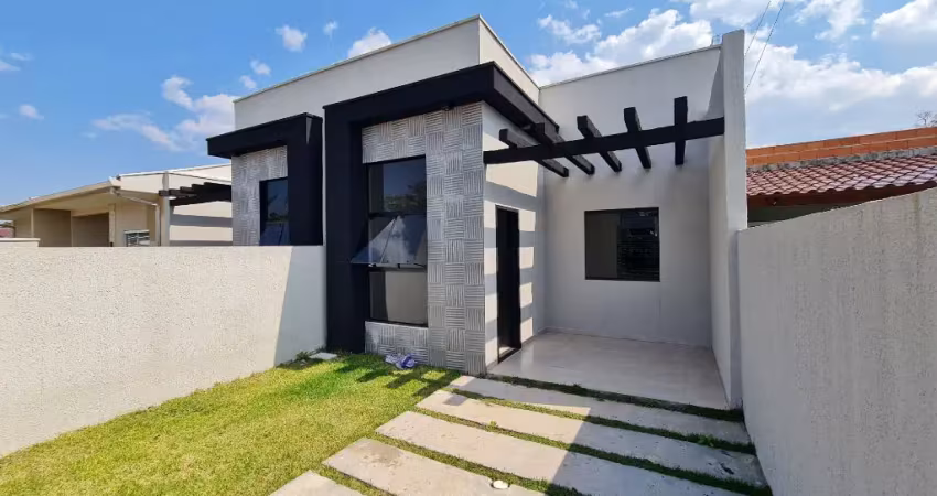 Casa com 03 quartos e amplo espaço de terreno nos fundos - balneário cambiju