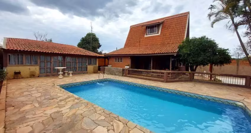 Chácara de 1.900 m² com casa e piscina - engenheiro coelho - sp